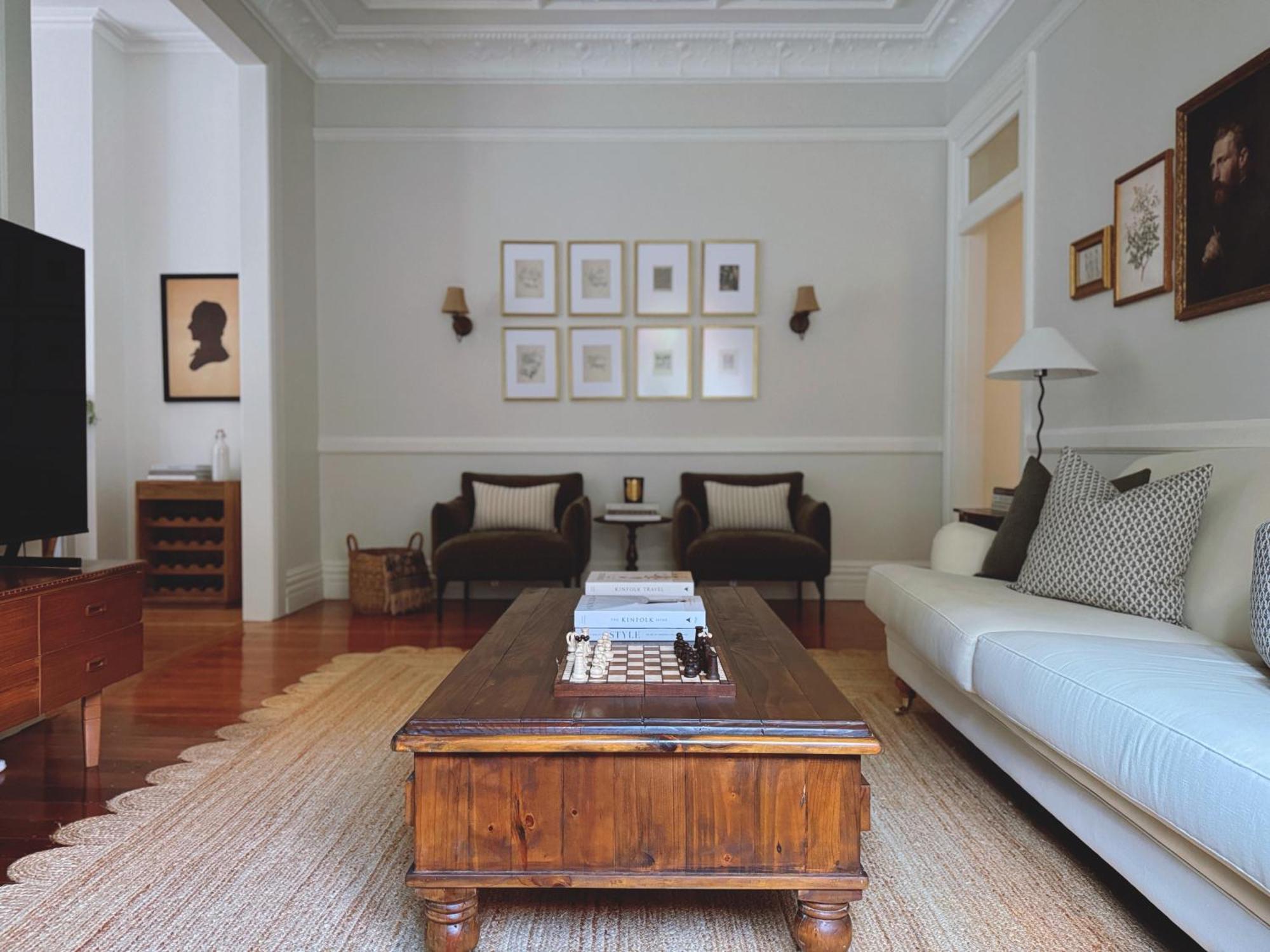 Heritage With Modern Comforts And Great Location